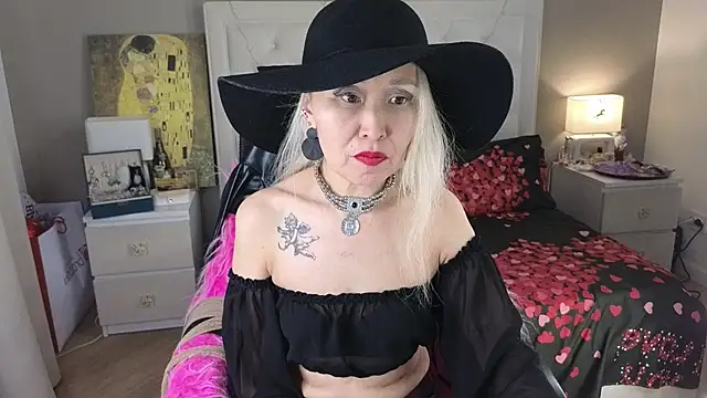 RoxalanaStar online show from May 30, 8:28 pm