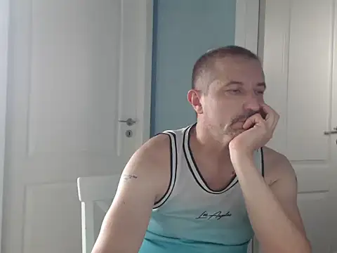 Snapshot of MisterFaithRO chatting on June 7, 1:26 pm MisterFaithRO online show from June 7, 1:26 pm