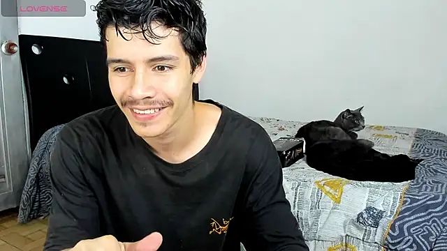 Snapshot of Dimitrixxx__ chatting on May 22, 12:40 am Dimitrixxx online show from May 22, 12:40 am