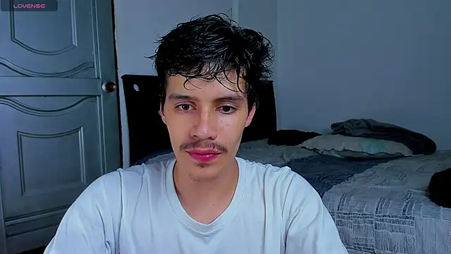Snapshot of Dimitrixxx__ chatting on May 25, 1:22 am Dimitrixxx online show from May 25, 1:22 am