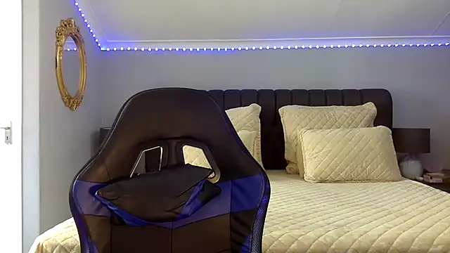 BOOTYBANGER24xx online show from November 14, 8:35 am