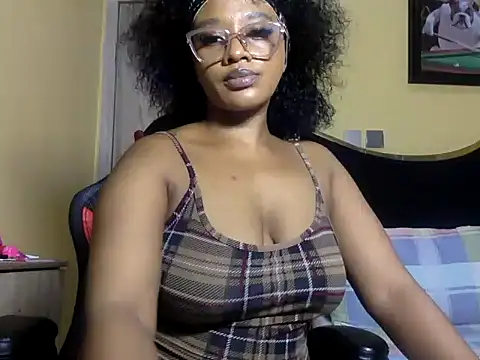 Snapshot of BOOTYBANGER24xx chatting on May 11, 9:59 am BOOTYBANGER24xx online show from May 11, 9:59 am