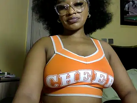 Snapshot of BOOTYBANGER24xx chatting on June 12, 9:08 am BOOTYBANGER24xx online show from June 12, 9:08 am