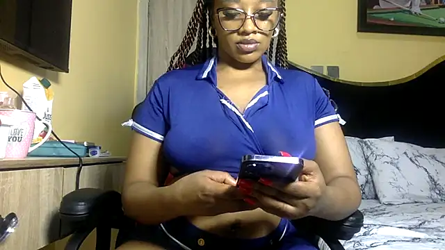 Snapshot of BOOTYBANGER24xx chatting on July 2, 10:10 am BOOTYBANGER24xx online show from July 2, 10:10 am