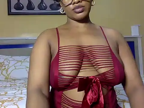 Snapshot of BOOTYBANGER24xx chatting on July 13, 10:40 am BOOTYBANGER24xx online show from July 13, 10:40 am