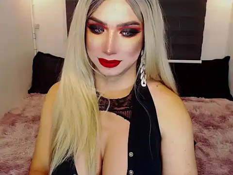 Snapshot of HugeCockDominantXxX chatting on April 18, 7:07 pm HugeCockDominantXxX online show from April 18, 7:07 pm