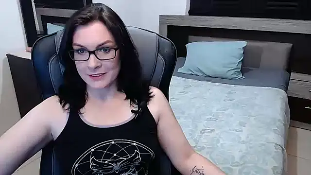 DesreRose online show from January 21, 12:04 am