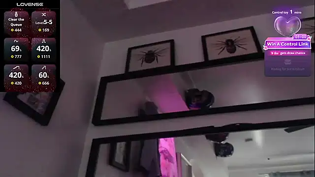 Snapshot of TheDaisyChaos chatting on March 26, 10:59 pm TheDaisyChaos online show from March 26, 10:59 pm