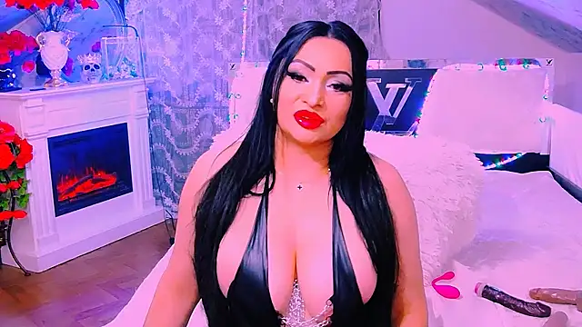 AmyraSunris online show from November 1, 9:50 pm