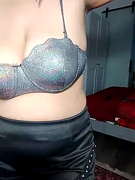 Snapshot of HotSpicyGujju chatting on February 22, 6:50 am HotSpicyGujju online show from February 22, 6:50 am