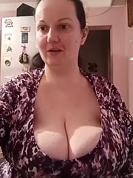 BustyLadyAlma online show from February 4, 6:19 am