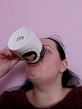 BustyLadyAlma online show from April 18, 6:06 am