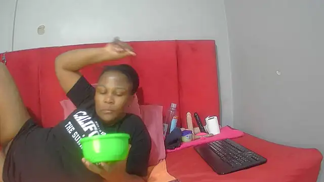 Snapshot of Sexycandyxxx chatting on February 24, 4:26 pm Sexycandyxxx online show from February 24, 4:26 pm