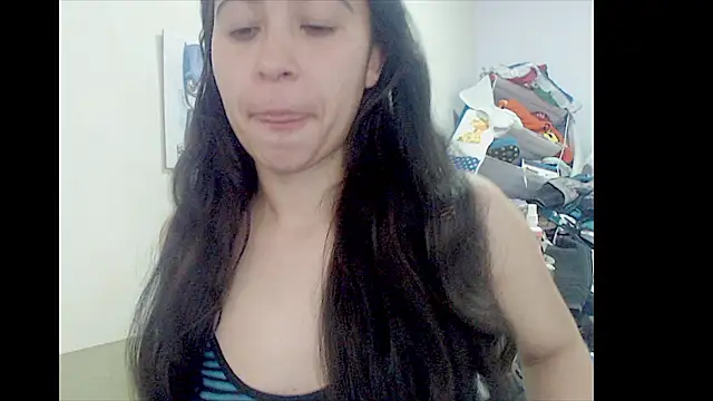 Snapshot of lizztaylor535 chatting on December 2, 2:30 pm lizztaylor535 online show from December 2, 2:30 pm