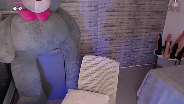 TinnaCobb online show from March 15, 10:43 am