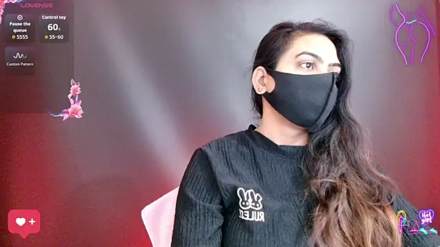 Snapshot of DesiZoya chatting on May 2, 10:59 pm DesiZoya online show from May 2, 10:59 pm