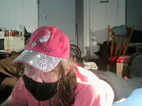Snapshot of Valarie83 chatting on January 4, 1:10 am Valarie83 online show from January 4, 1:10 am