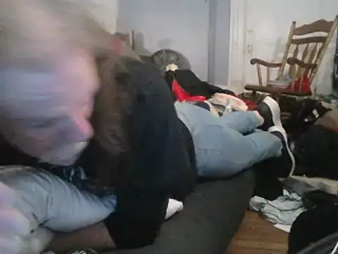 Snapshot of Valarie83 chatting on February 24, 1:57 am Valarie83 online show from February 24, 1:57 am