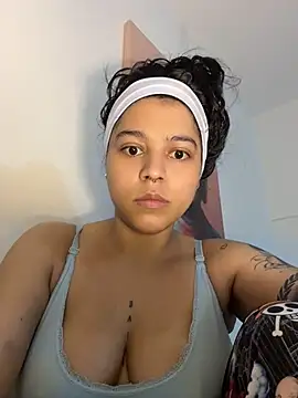 Snapshot of Naiara_sex chatting on April 24, 5:54 am Naiara sex online show from April 24, 5:54 am