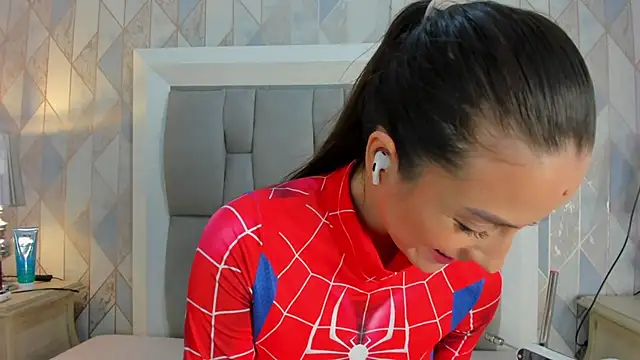 Princsgirl  online show from February 9, 7:40 pm