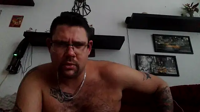 Snapshot of sexykevin17cm chatting on February 11, 3:06 pm sexykevin17cm online show from February 11, 3:06 pm