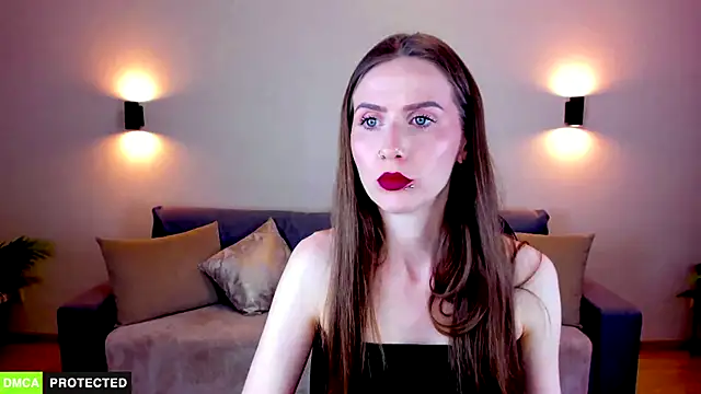 TheWoman   online show from March 2, 7:21 pm