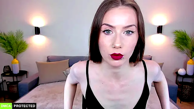 Snapshot of TheWoman__ chatting on June 5, 10:54 am TheWoman online show from June 5, 10:54 am