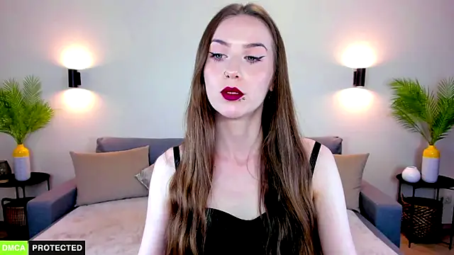 Snapshot of TheWoman__ chatting on June 8, 10:59 am TheWoman online show from June 8, 10:59 am