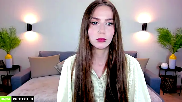 Snapshot of TheWoman__ chatting on June 10, 10:58 am TheWoman online show from June 10, 10:58 am