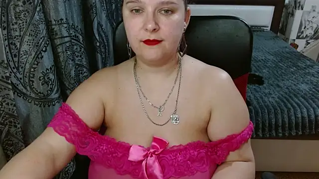 Snapshot of Boolochka chatting on May 2, 7:19 pm Boolochka online show from May 2, 7:19 pm
