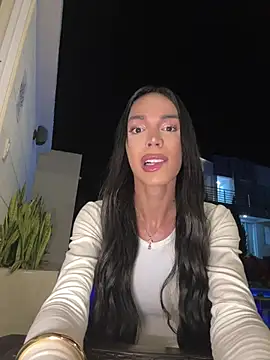 Snapshot of Michell_simons chatting on July 11, 5:43 am Michell simons online show from July 11, 5:43 am