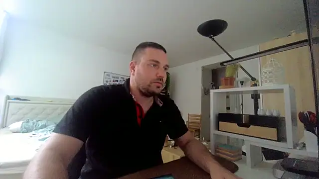 Snapshot of PowerToes chatting on June 10, 3:55 pm PowerToes online show from June 10, 3:55 pm
