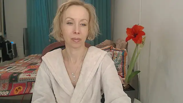 LuxuryNika online show from April 12, 4:01 pm