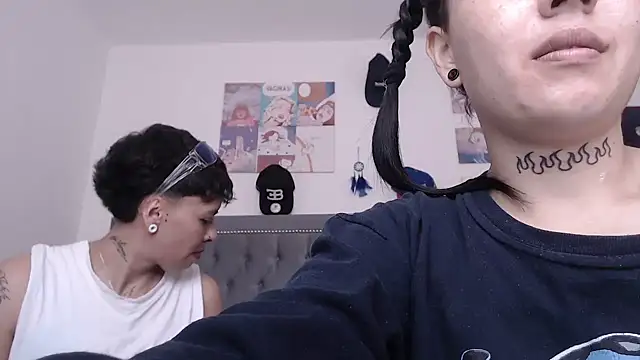 dulce maria x online show from February 1, 7:02 pm