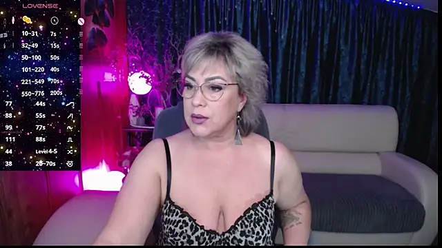 Snapshot of Ellen_Ripley chatting on May 18, 12:22 pm Ellen Ripley online show from May 18, 12:22 pm