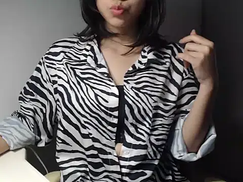 Snapshot of Bigg_Pussyy_Catt chatting on December 7, 6:10 am Bigg Pussyy Catt online show from December 7, 6:10 am