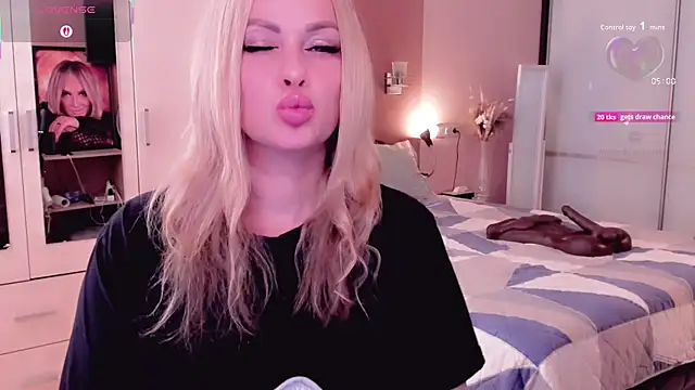 Libby Nora online show from September 30, 11:26 am