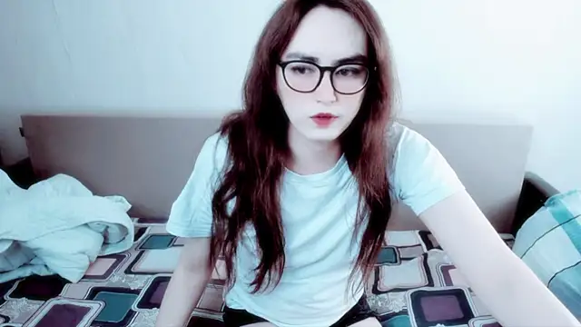 Snapshot of MinniMaksy chatting on June 6, 10:20 am MinniMaksy online show from June 6, 10:20 am