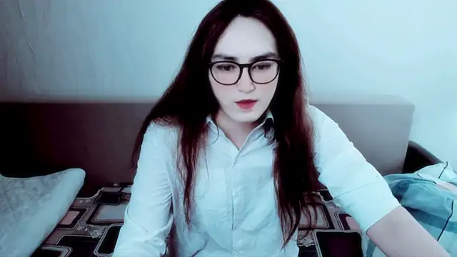 Snapshot of MinniMaksy chatting on June 8, 2:39 pm MinniMaksy online show from June 8, 2:39 pm
