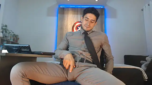 Andrew 4  online show from November 13, 3:16 am