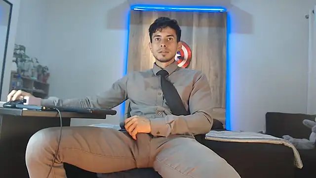 Andrew 4  online show from November 15, 1:36 am