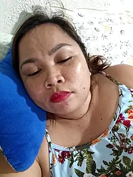 Snapshot of XXLorie_02 chatting on June 27, 12:22 pm XXLorie 02 online show from June 27, 12:22 pm
