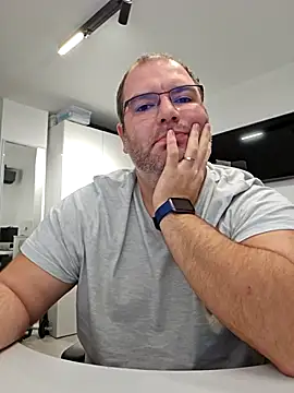 Andrew1900529 online show from October 11, 8:51 pm