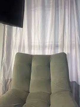 BA BYY online show from April 21, 7:28 pm