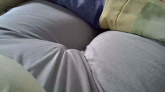 Snapshot of perescam chatting on April 18, 1:04 pm perescam online show from April 18, 1:04 pm