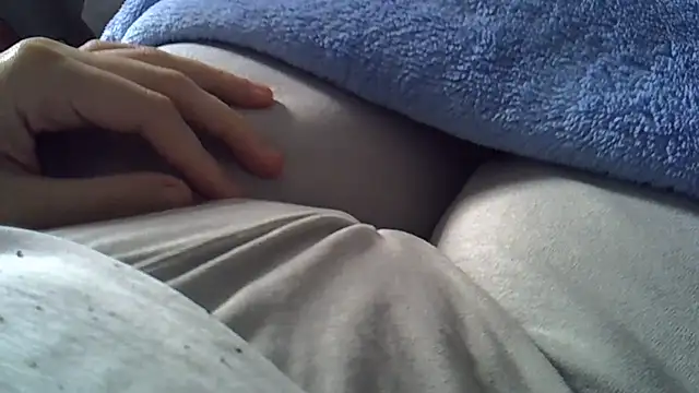 Snapshot of perescam chatting on May 8, 3:28 pm perescam online show from May 8, 3:28 pm