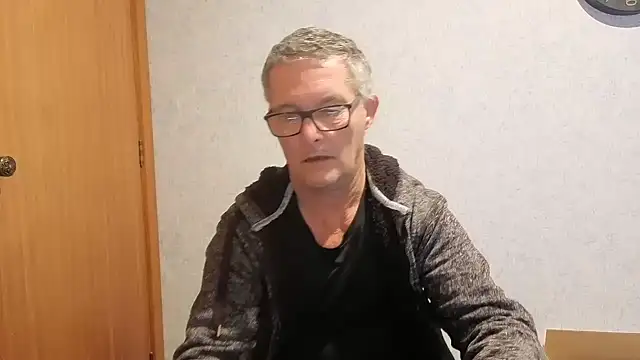 Snapshot of bigballnz chatting on July 8, 8:57 pm bigballnz online show from July 8, 8:57 pm