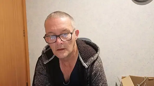 Snapshot of bigballnz chatting on July 22, 7:49 pm bigballnz online show from July 22, 7:49 pm
