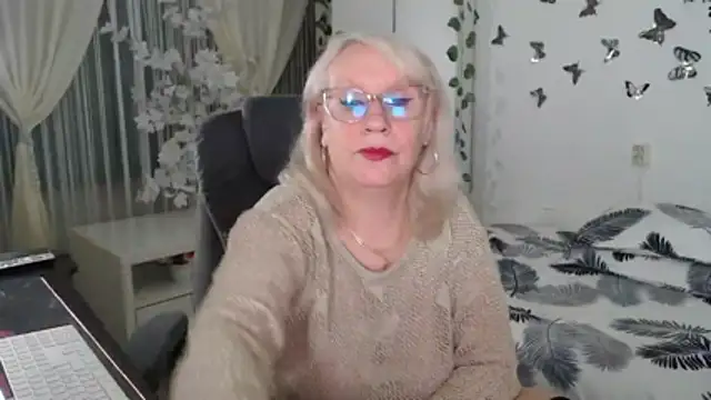 Ghertrude52 online show from March 16, 4:40 am