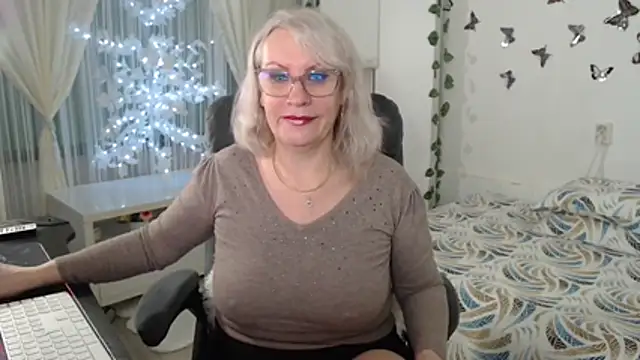 Ghertrude52 online show from March 24, 5:34 am